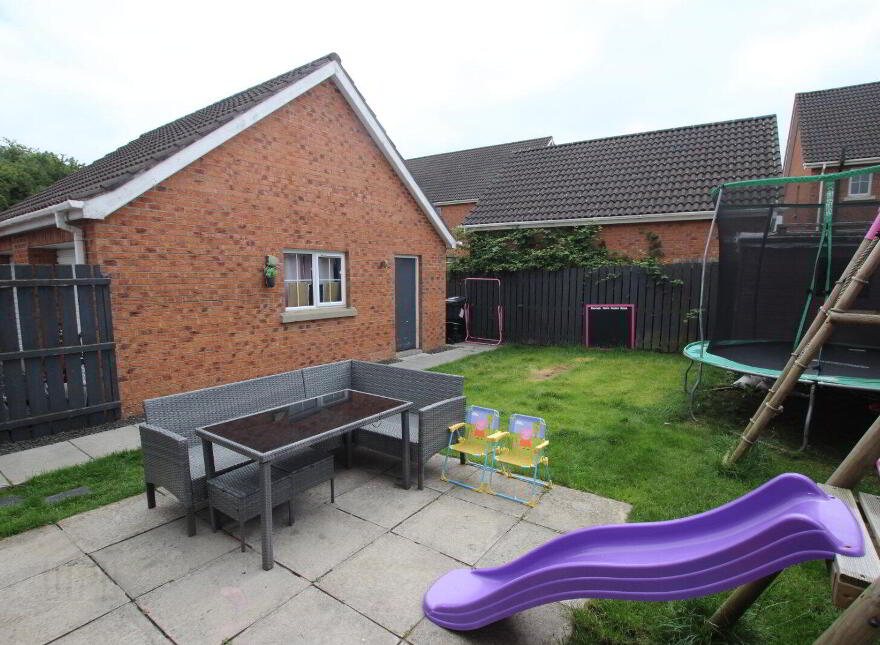 25 Carnbeg Dale, Antrim, BT41 4RE