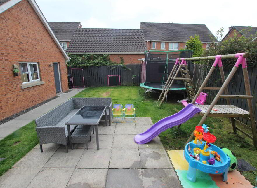 25 Carnbeg Dale, Antrim, BT41 4RE