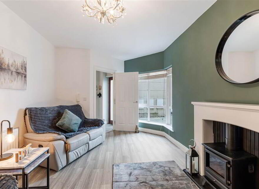 Apt 9, Tivoli Court, Upper Lisburn Road, Belfast, BT10 0BG