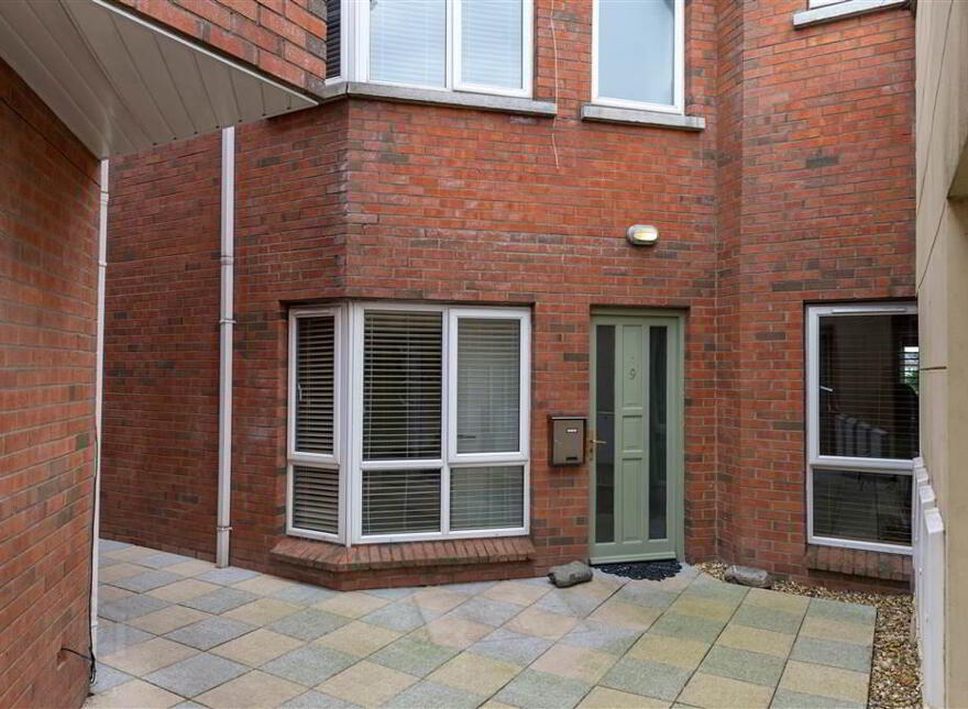 Apt 9, Tivoli Court, Upper Lisburn Road, Belfast, BT10 0BG