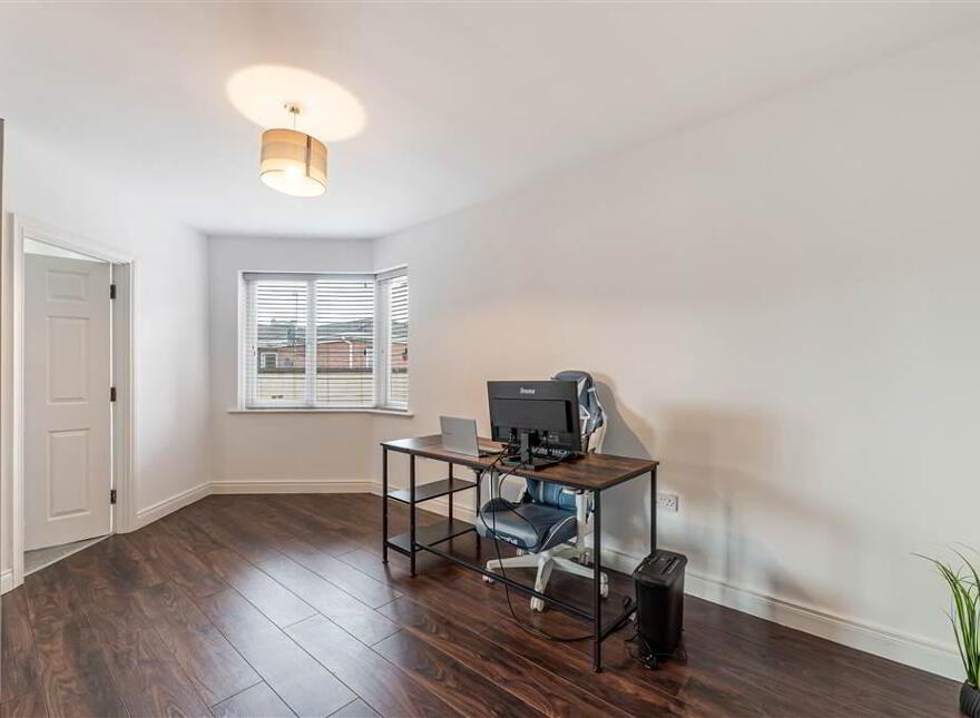 Apt 9, Tivoli Court, Upper Lisburn Road, Belfast, BT10 0BG