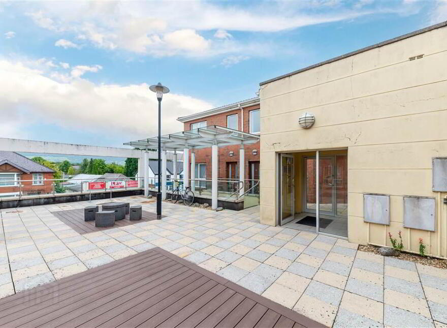 Apt 9, Tivoli Court, Upper Lisburn Road, Belfast, BT10 0BG