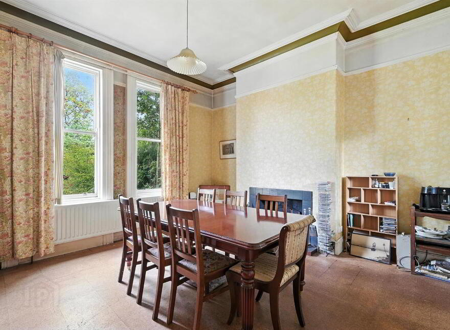 33 Marlborough Park North, Belfast, BT9 6HJ