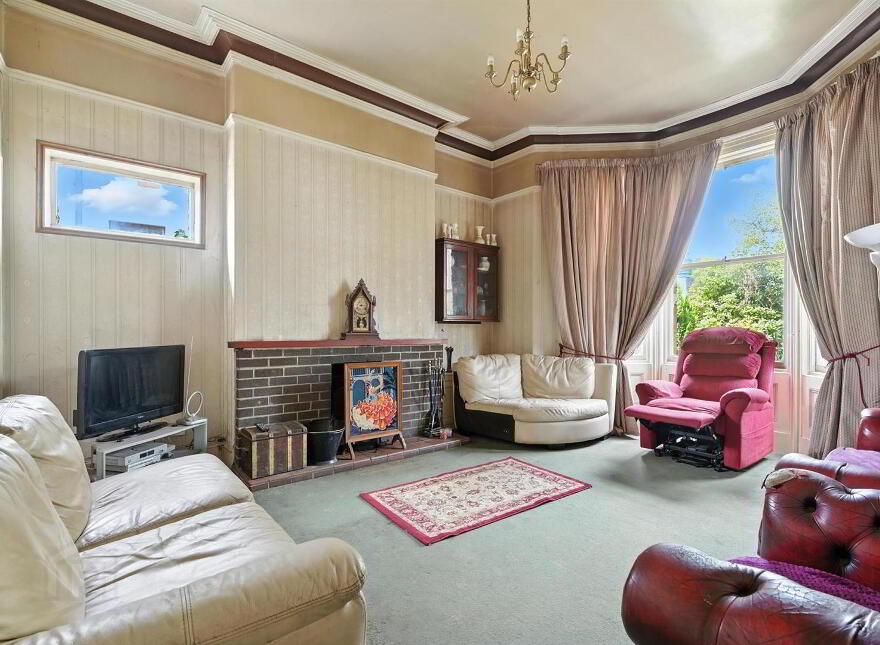 33 Marlborough Park North, Belfast, BT9 6HJ