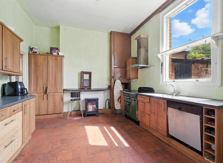 33 Marlborough Park North, Belfast, BT9 6HJ