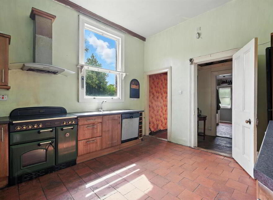 33 Marlborough Park North, Belfast, BT9 6HJ