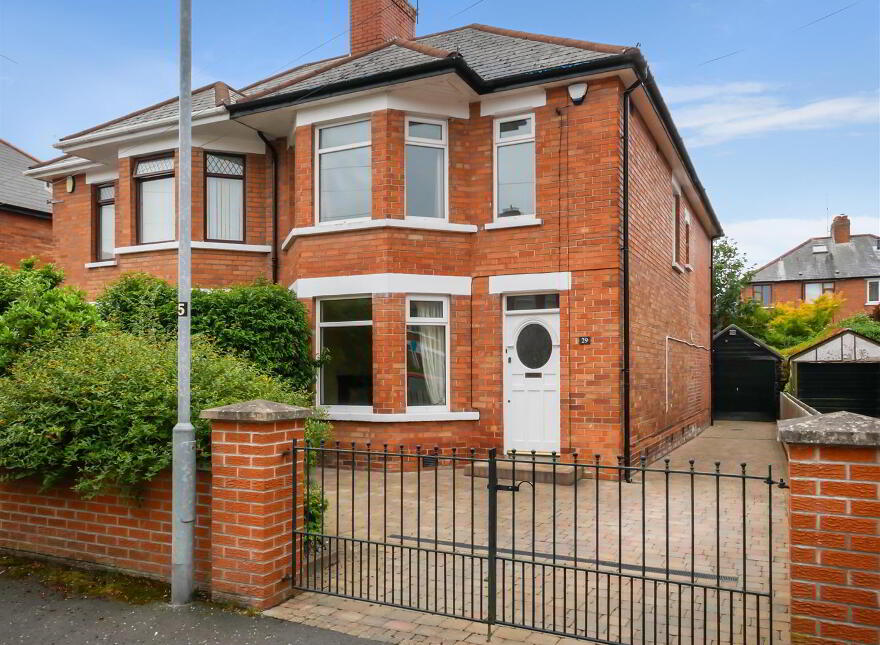 29 Queensberry Park, Rosetta, Belfast, BT6 0HN photo