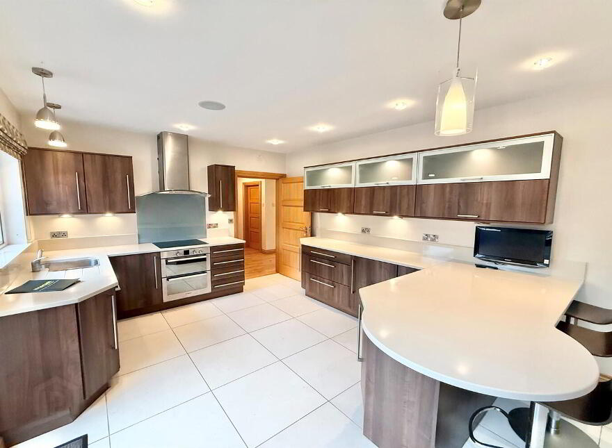 14 Strangford Avenue, Belfast, BT9 6PG