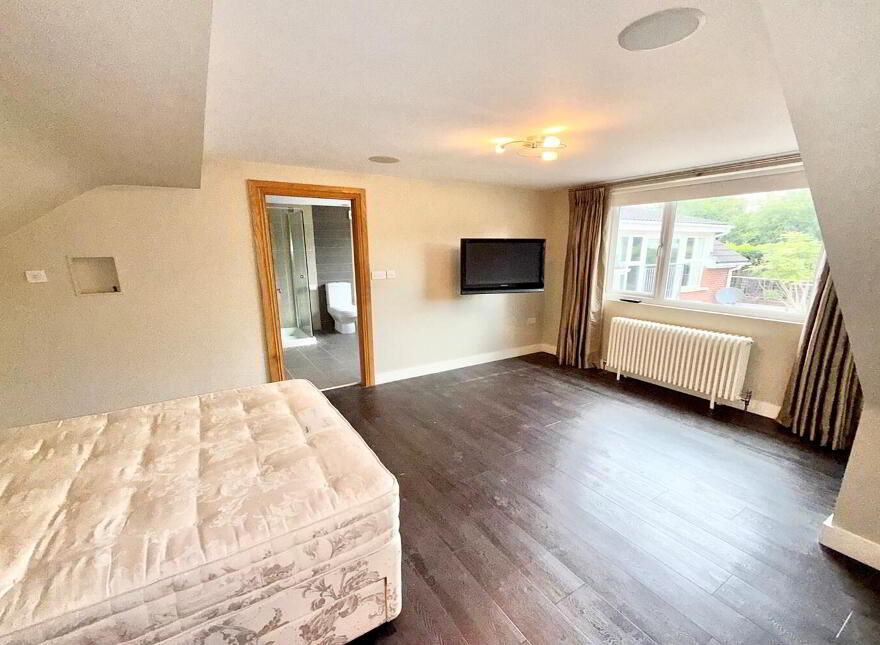 14 Strangford Avenue, Belfast, BT9 6PG