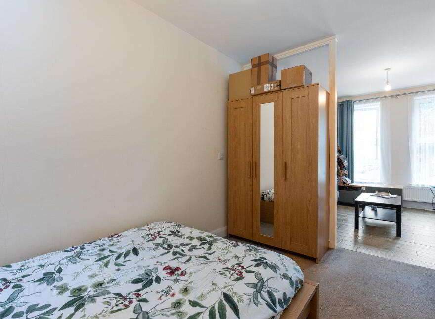 Flat 4, 6 Crescent Gardens, Belfast, BT7 1NS