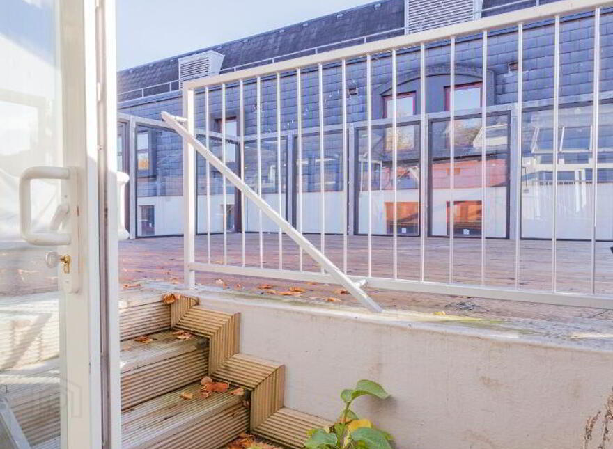 Flat 4, 6 Crescent Gardens, Belfast, BT7 1NS
