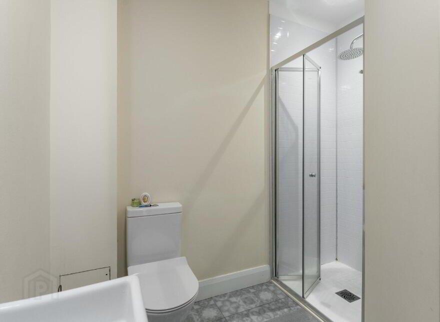 Flat 4, 6 Crescent Gardens, Belfast, BT7 1NS