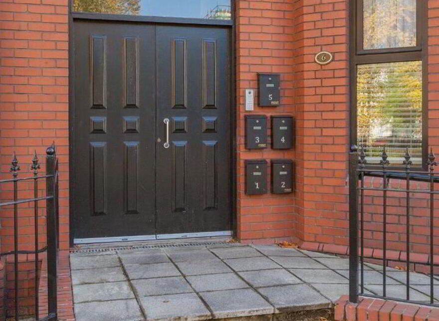 Flat 4, 6 Crescent Gardens, Belfast, BT7 1NS