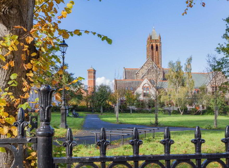 Flat 4, 6 Crescent Gardens, Belfast, BT7 1NS