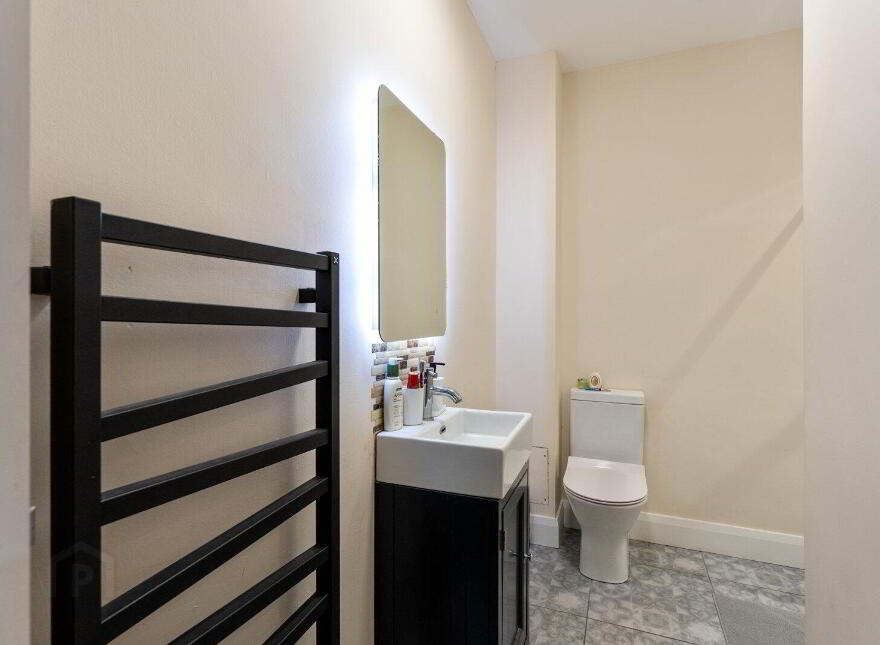 Flat 4, 6 Crescent Gardens, Belfast, BT7 1NS