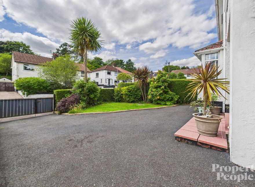 17 Shancoole Park, Belfast, BT14 8JQ