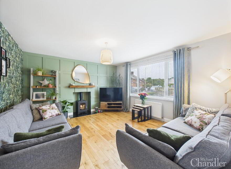 10 Burnside Park, Belfast, BT8 6HU