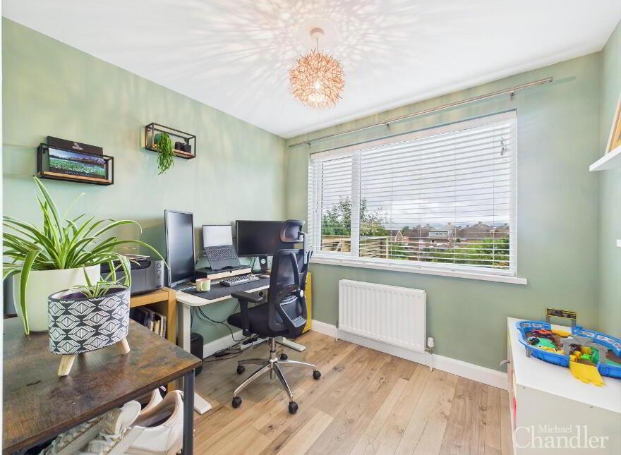 10 Burnside Park, Belfast, BT8 6HU