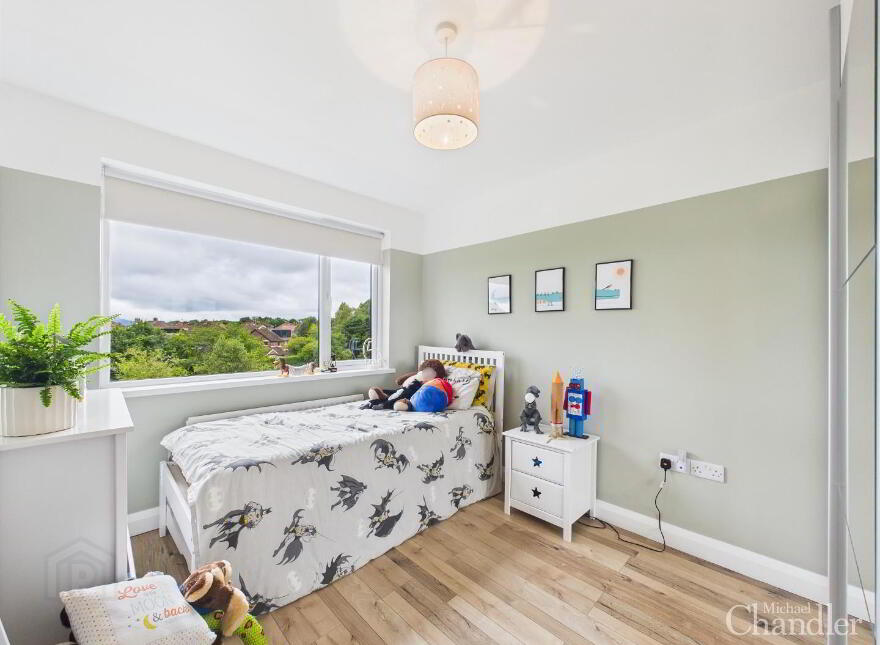 10 Burnside Park, Belfast, BT8 6HU