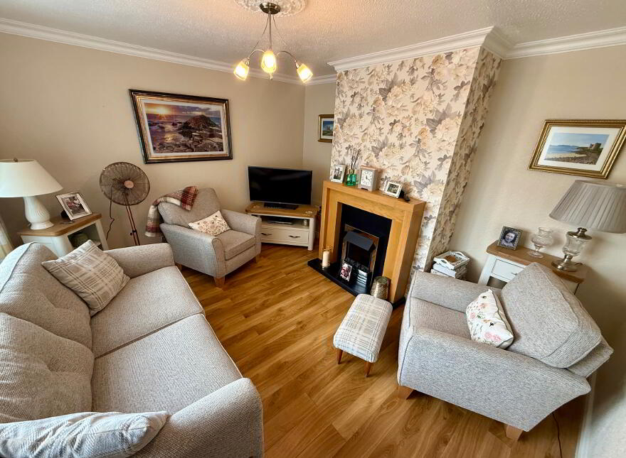 81 Seymour Gardens, Waterside, L’derry, BT47 6ND