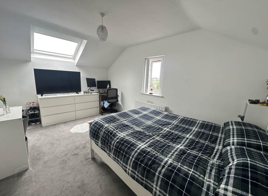8 The Highways, Larne, BT40 2FW