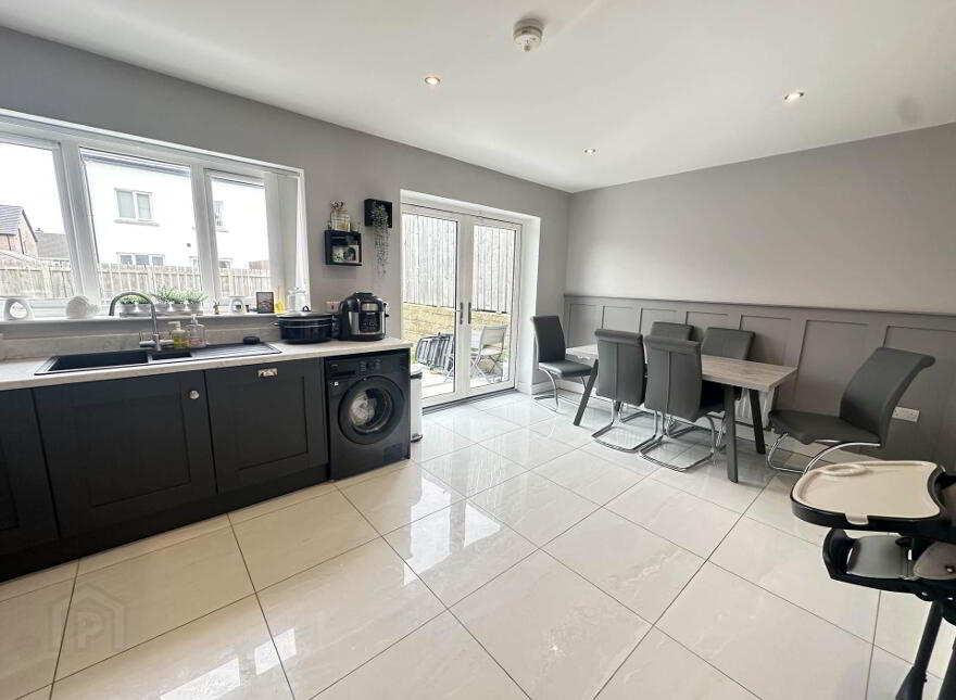 8 The Highways, Larne, BT40 2FW