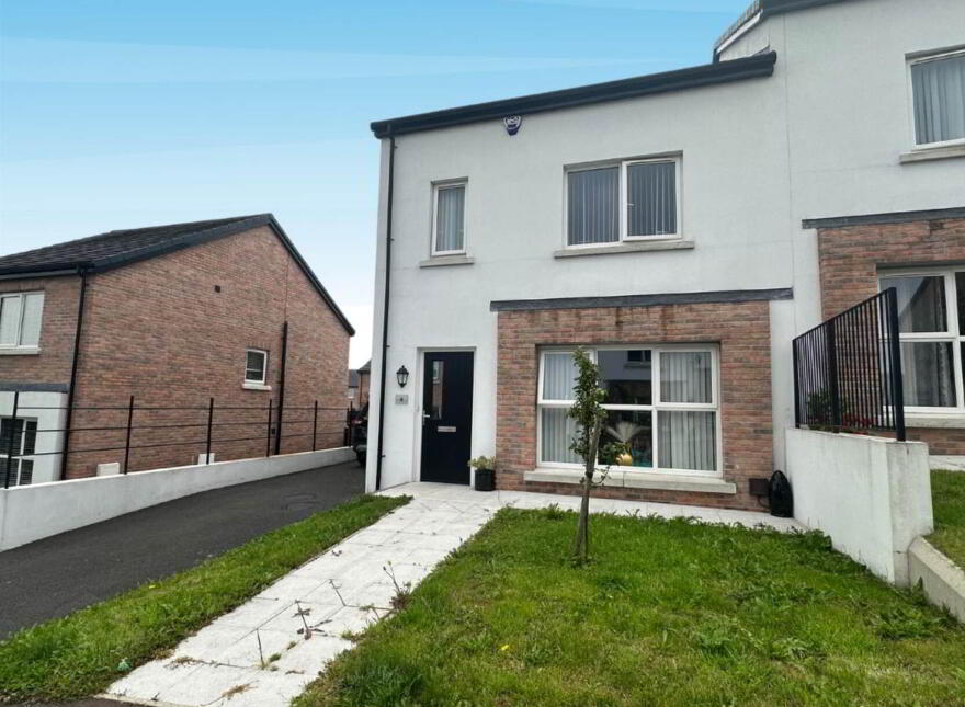 8 The Highways, Larne, BT40 2FW photo