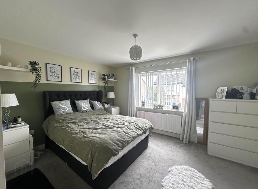 8 The Highways, Larne, BT40 2FW