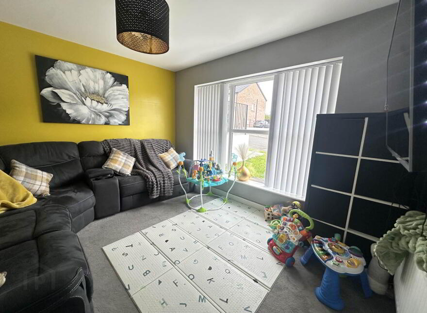 8 The Highways, Larne, BT40 2FW