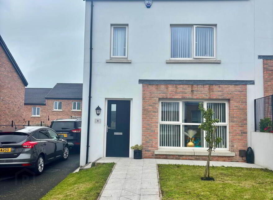 8 The Highways, Larne, BT40 2FW photo