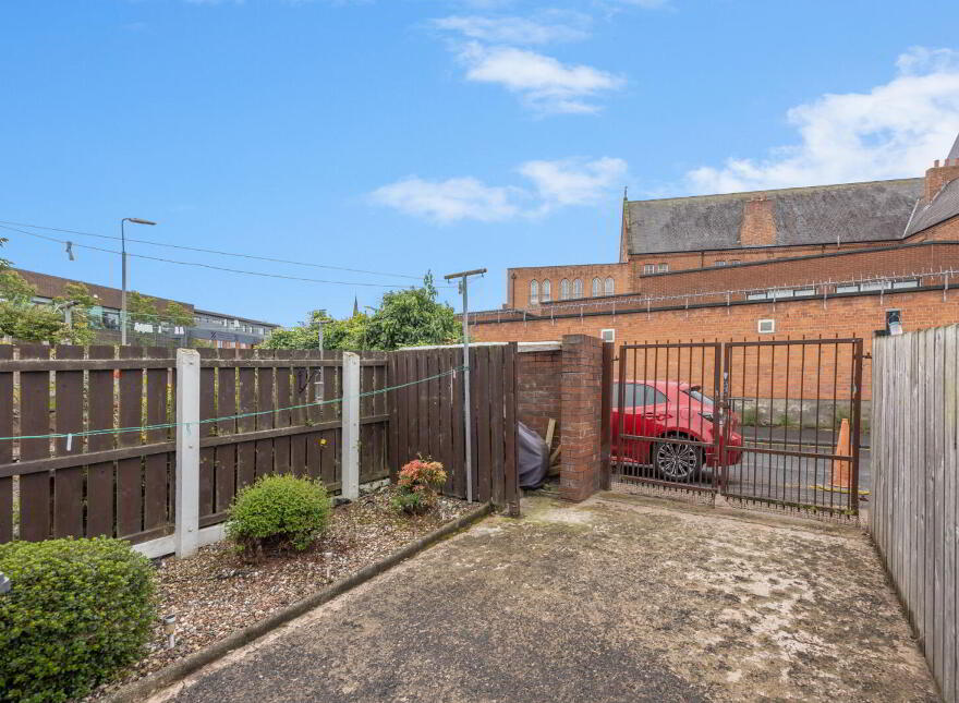 2a Vicinage Park, Belfast, BT14 6BA
