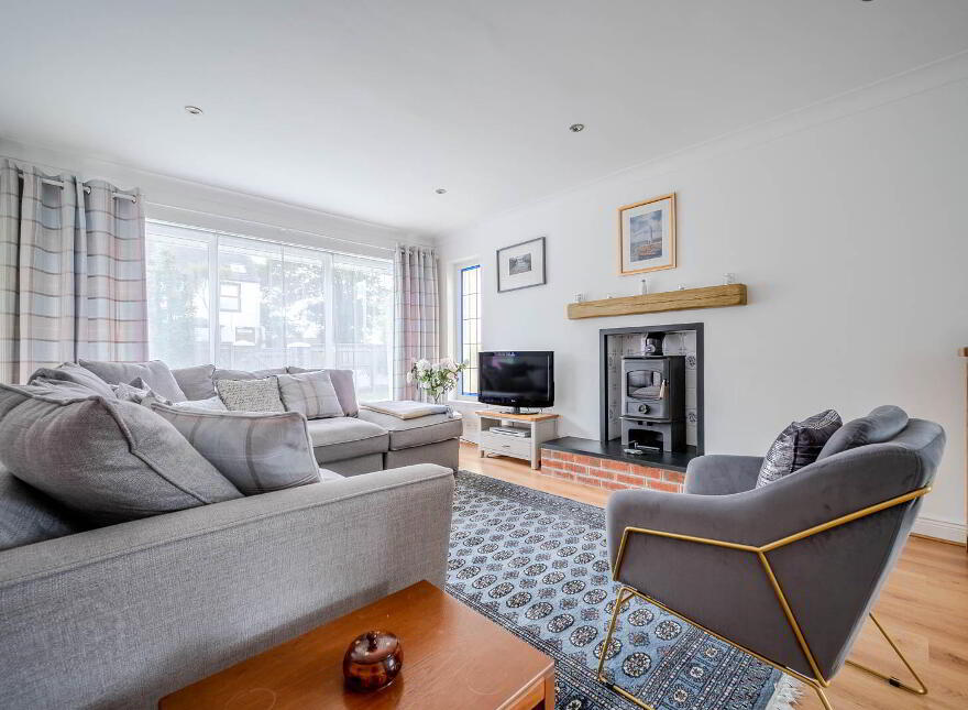 24 Millisle Road, Donaghadee, BT21 0HY