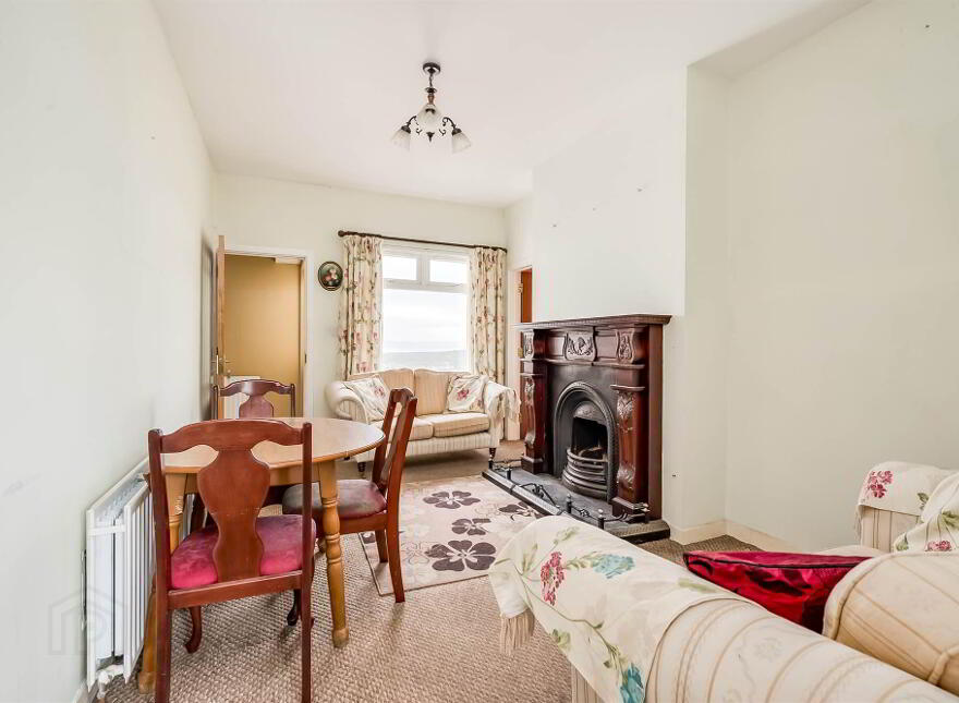 Bungalow @, 51 Middle Braniel Road, Belfast, BT5 7TU