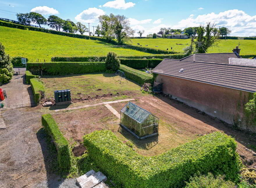 Bungalow @, 51 Middle Braniel Road, Belfast, BT5 7TU