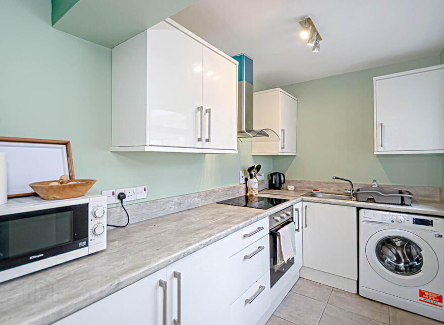 72 Tildarg Street, Belfast, BT6 8NJ