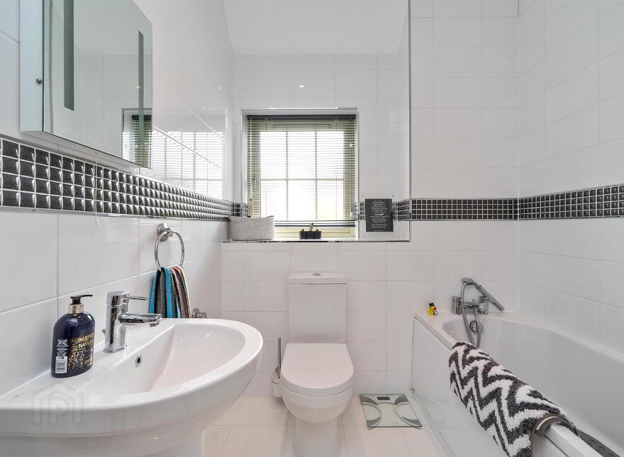 4 Bracken Hill Avenue, Ballymaconaghy Road, Belfast, BT8 6ZS