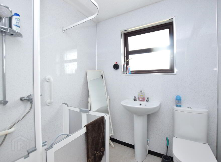 4 McArthur Court, Belfast, BT4 1BA