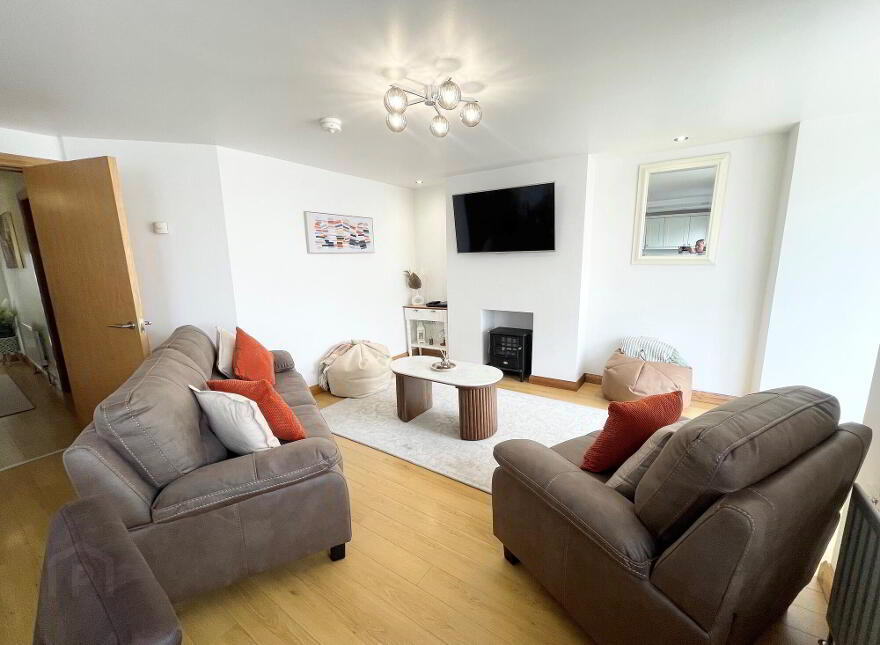 Apt 7, HOLIDAY LET, Peninsula Apartments, Causeway Street, Portrush, BT56 8AB