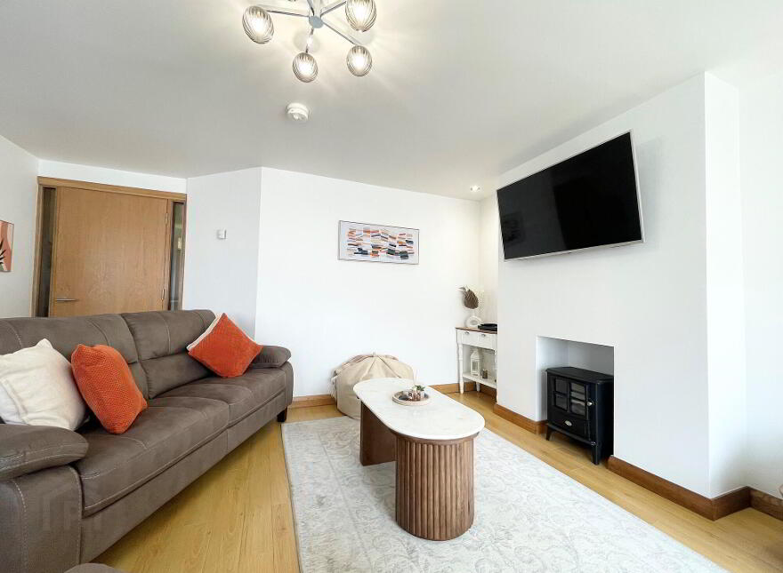 Apt 7, HOLIDAY LET, Peninsula Apartments, Causeway Street, Portrush, BT56 8AB