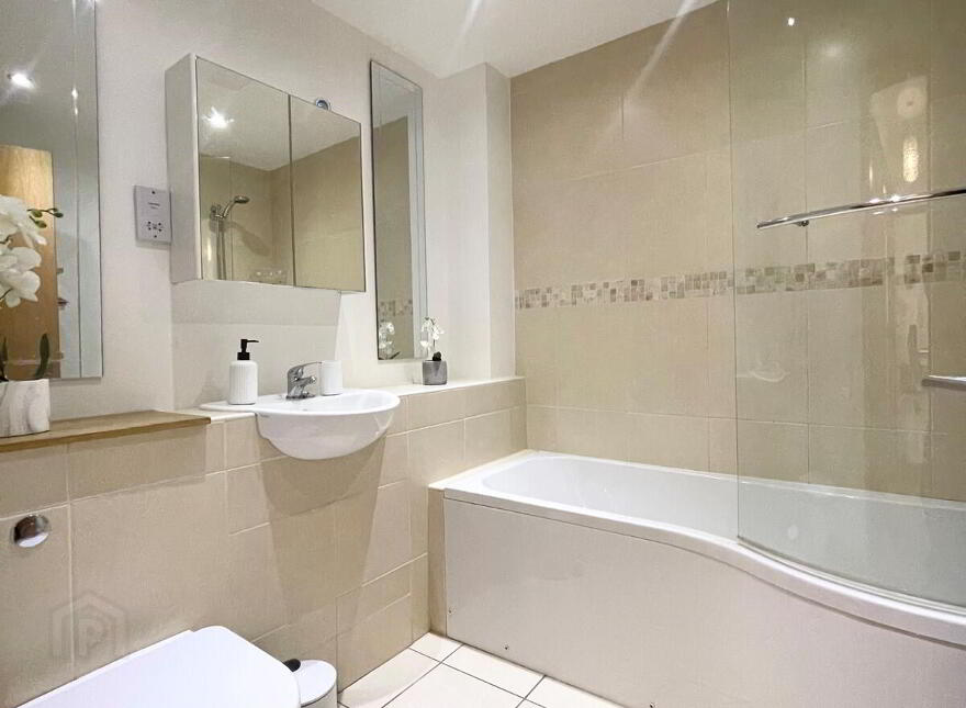 Apt 7, HOLIDAY LET, Peninsula Apartments, Causeway Street, Portrush, BT56 8AB
