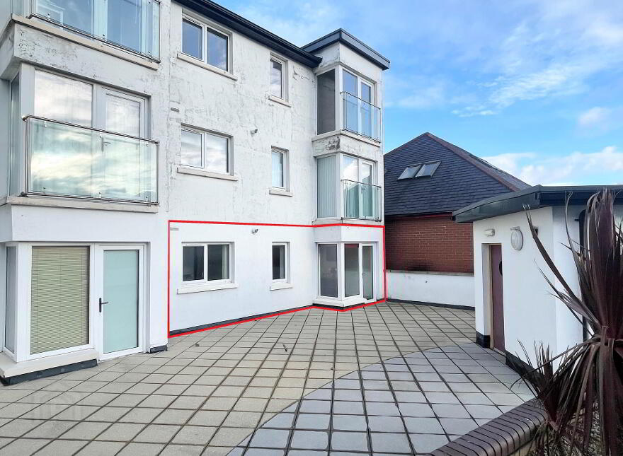 Apt 7, HOLIDAY LET, Peninsula Apartments, Causeway Street, Portrush, BT56 8AB