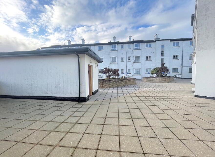 Apt 7, HOLIDAY LET, Peninsula Apartments, Causeway Street, Portrush, BT56 8AB