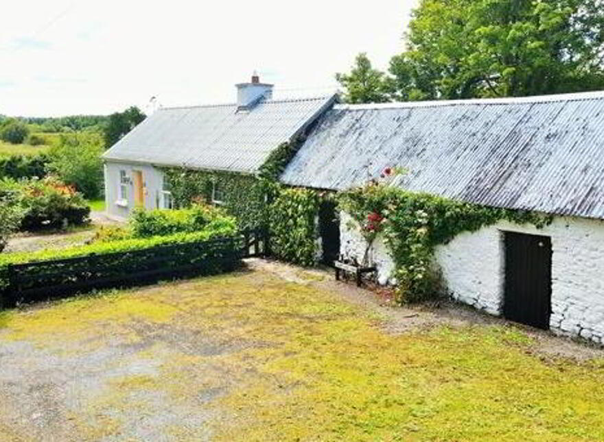 Aghaderry, Loughglynn, F45HH72