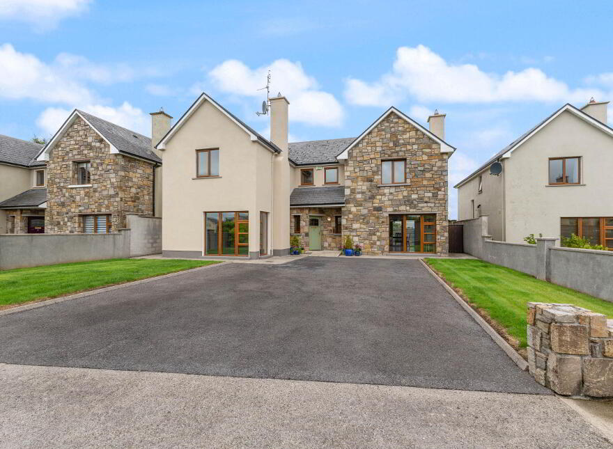 10 Hillcrest, Mayfield, Claremorris
