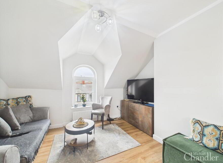72b Cedar Avenue, Belfast, BT15 5AT