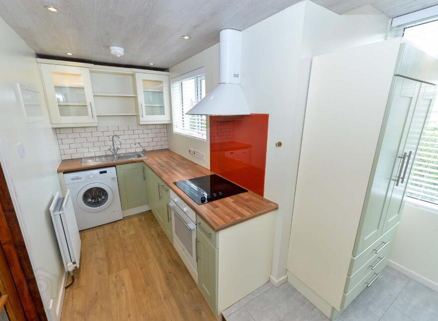 2 Sydenham Crescent, Belfast, BT4 1PX