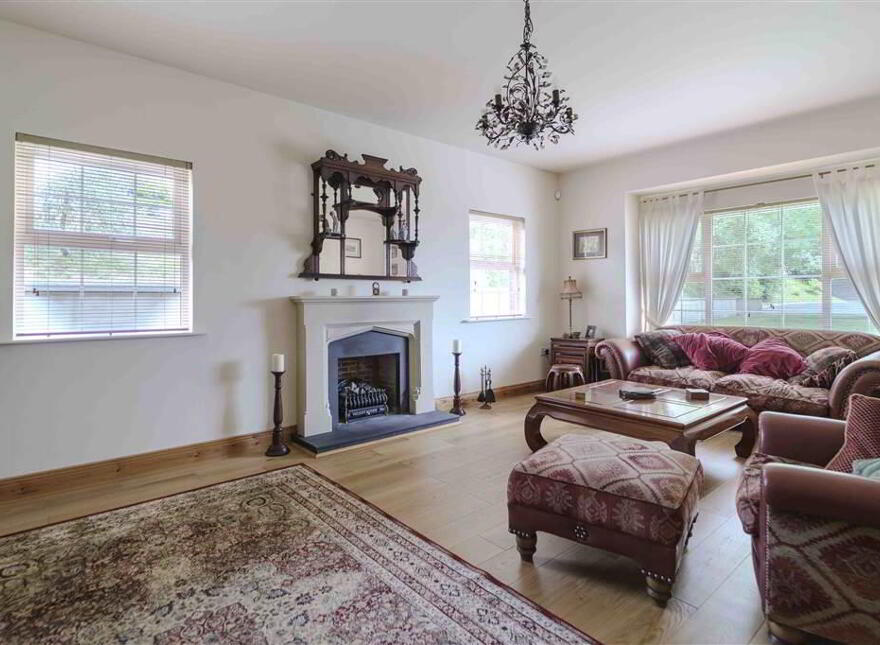 5 Rose Meadows, Lisburn, BT28 2FB