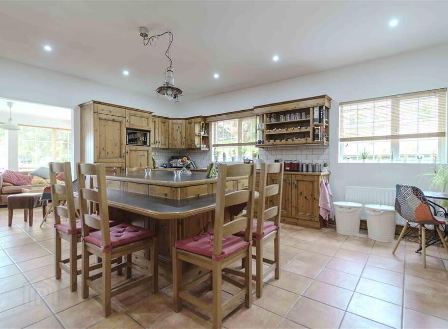 5 Rose Meadows, Lisburn, BT28 2FB