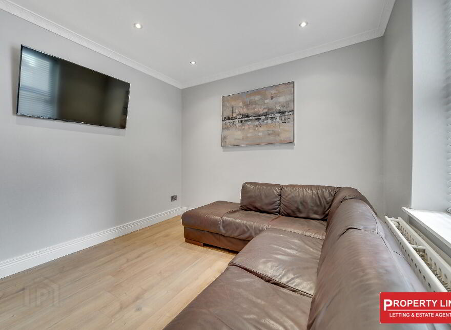 STUDENT ACCOMMODATION, 11 Park Avenue, Derry/Londonderry, BT48 0EH