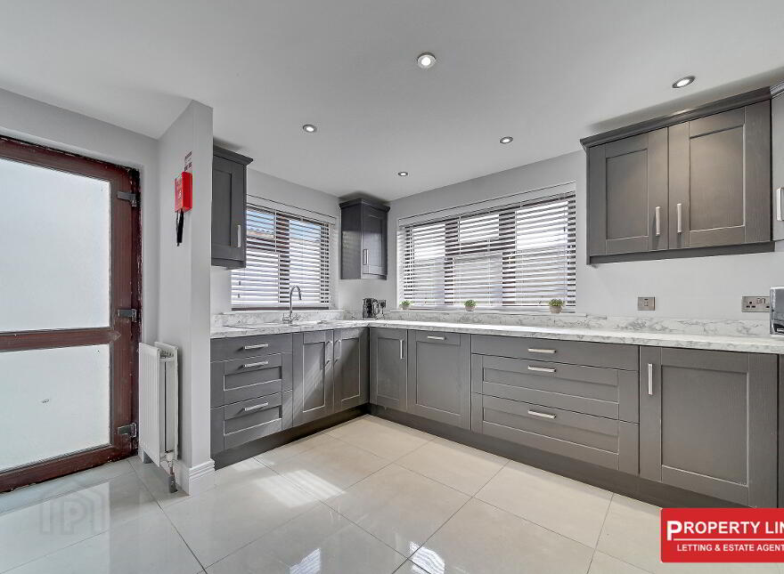 STUDENT ACCOMMODATION, 11 Park Avenue, Derry/Londonderry, BT48 0EH